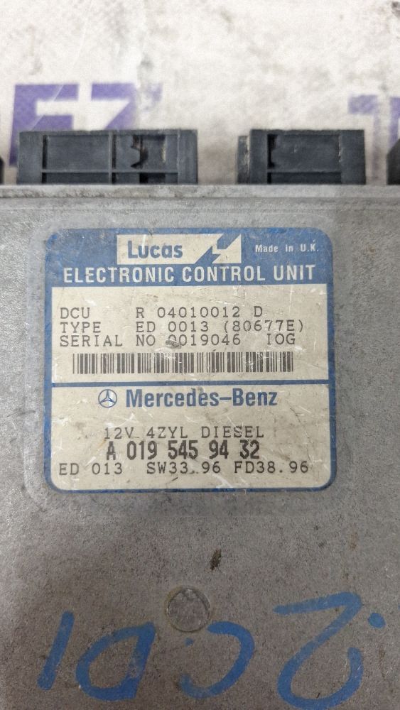 Calculator motor (ECU) Mercedes E-class 1997 - A0195459432 R04010012D