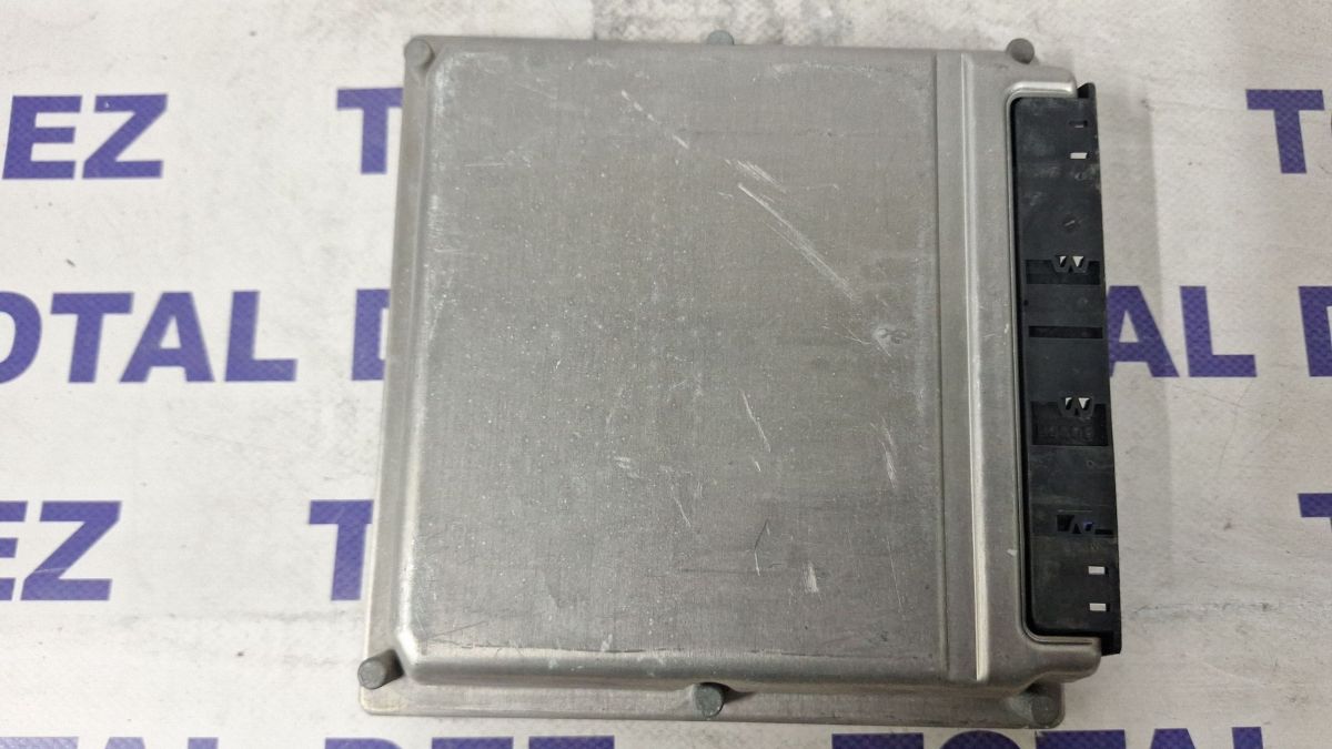 Calculator motor (ECU) Mercedes C-class 2004 - A1121530879 0261207573
