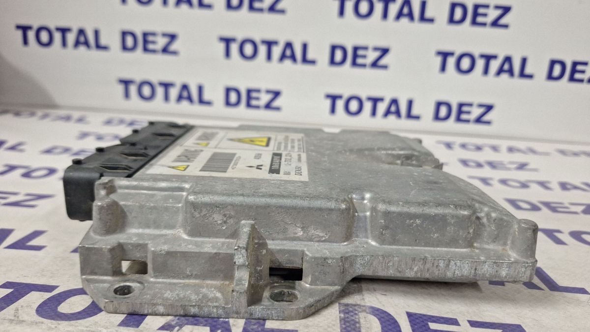 Calculator motor (ECU) Mitsubishi L200 L300 L400 Space Gear 2010 - 1860A898 2758007312