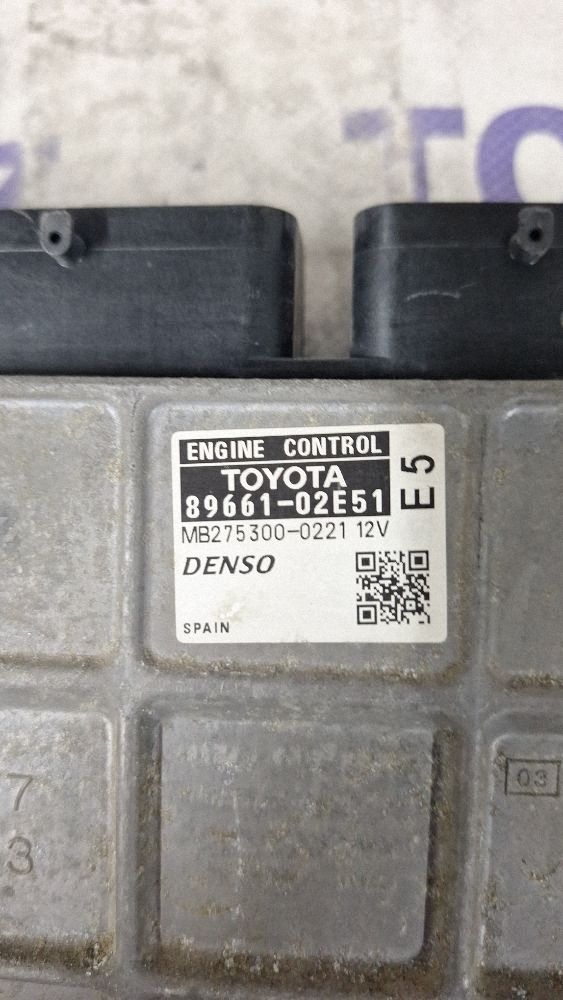 Calculator motor (ECU) Toyota Auris 150 2007 - 8966102E51 MB2753000221