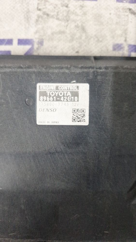 Calculator motor (ECU) Toyota RAV 4 (XA30) 2006 - 1758007743 8966142010