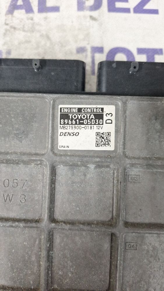 Calculator motor (ECU) Toyota Avensis T270 2010 - 8966105D30 MB2759000181