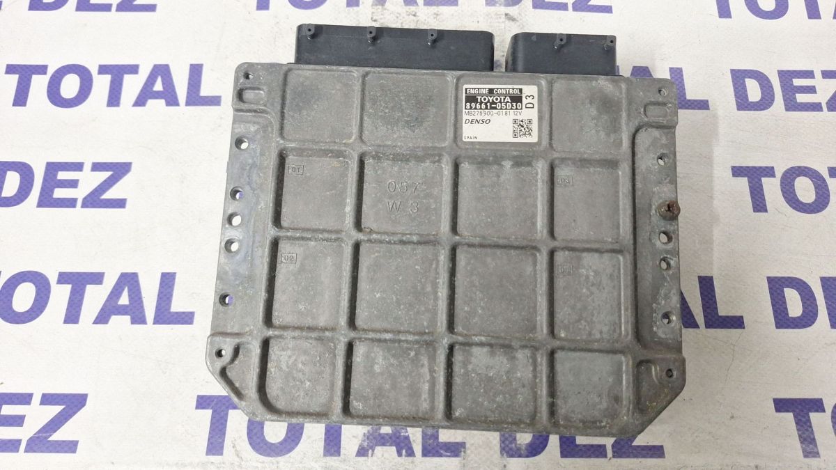 Calculator motor (ECU) Toyota Avensis T270 2010 - 8966105D30 MB2759000181