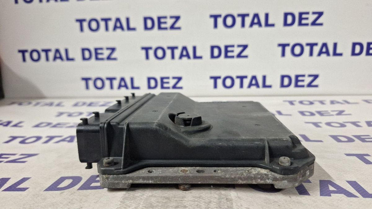 Calculator motor (ECU) Toyota Avensis T270 2010 - 8966105D30 MB2759000181