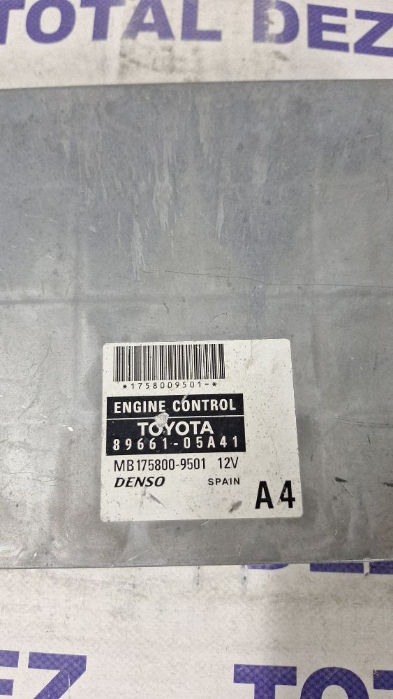 Calculator motor (ECU) Toyota Avensis T250 2008 - 8966105A41 MB1758009501