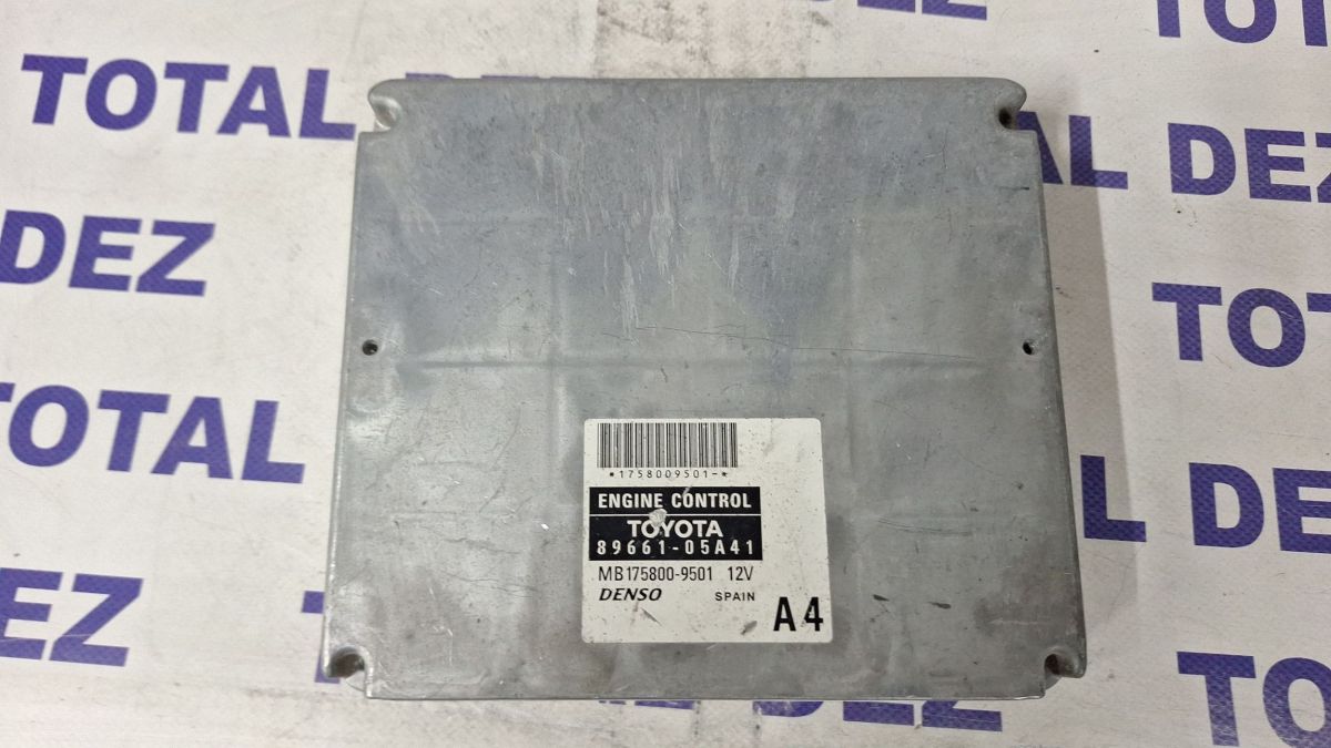 Calculator motor (ECU) Toyota Avensis T250 2008 - 8966105A41 MB1758009501